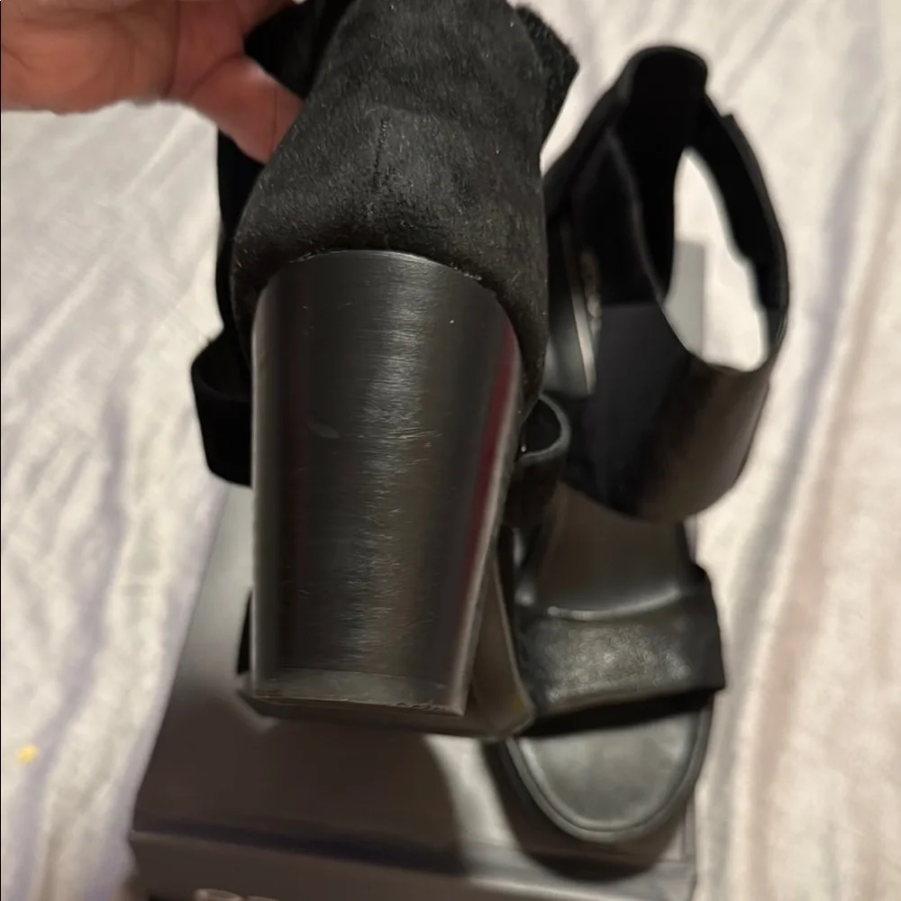 Ecco Black Sandals with Platform Sole and Ankle Strap Comfortable and Soft - Picture 8 of 9